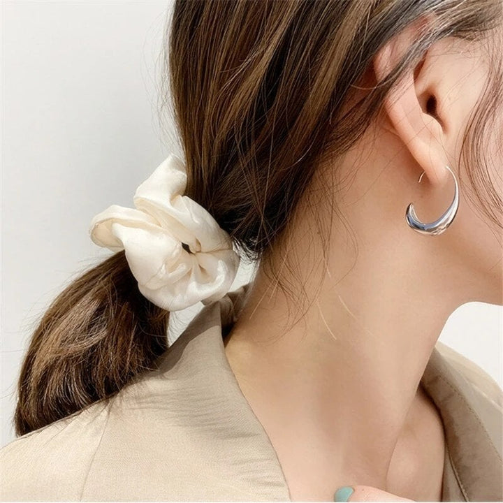 奢华的金银耳环